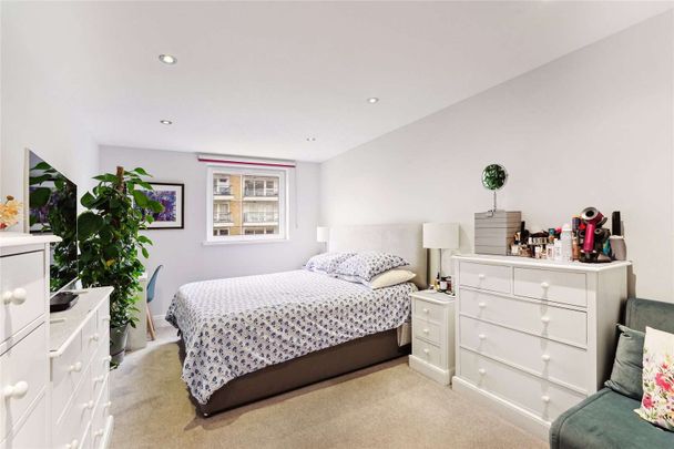 A 2 bedroom, 2 bathroom flat on the 3rd floor of this sought after development - Photo 1