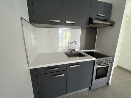 Location Appartement 2 pièces 37m² MARSEILLE 2ème - Photo 5