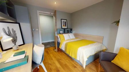 Gold Studio (Accessible) - Photo 2