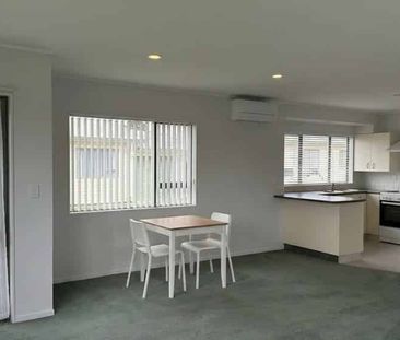 Recently refurbished and ready! - Photo 4