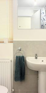 Ground floor flat to rent - Photo 4