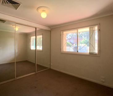 Spacious Family House In Ideal Location! - Photo 3