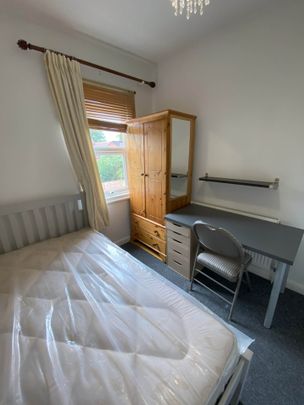 Price £700 pcm - Available Now - Furnished - Photo 1