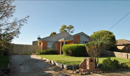 THREE BEDROOM PLUS STUDY HOME - Photo 3