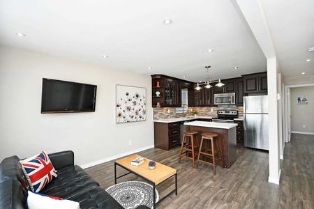 For Lease - 1072 Alexandra Avenue Unit# Upper, Mississauga, Ontario - Photo 2