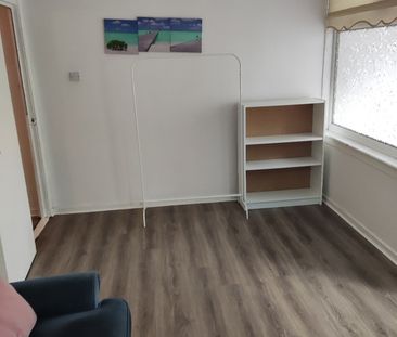 Room in a Shared Flat, Glenfinnan Drive, G20 - Photo 1