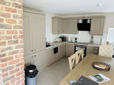 38b Armagh Road, Moy, BT71 7HZ - Photo 5