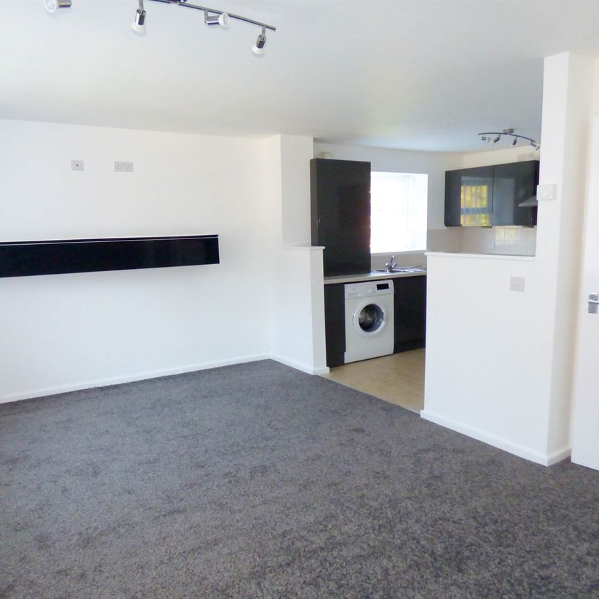 2 bed flat to rent in Frost Mews, South Shields, NE33 - Photo 1