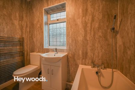 2 bedroom terraced house to rent - Photo 3