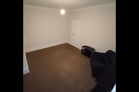 2 Bed Flat, Laleham Road, SE6 - Photo 2