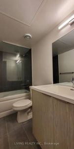 60 Shuter St Feels brand new + den yonge/dundas sq - Photo 4