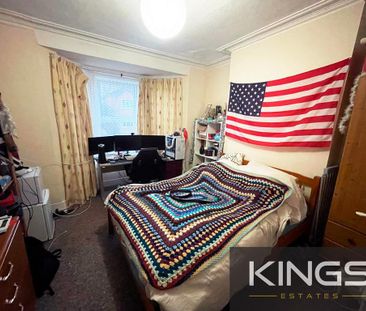 5 bedroom semi-detached house to rent - Photo 4