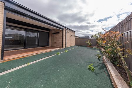 10 Ruby Rd, Cobblebank VIC 3338 - Photo 2