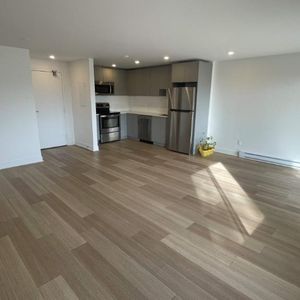 2 CH - 1 SDB - Côte Saint-Luc - $1,995 /mo - Photo 2