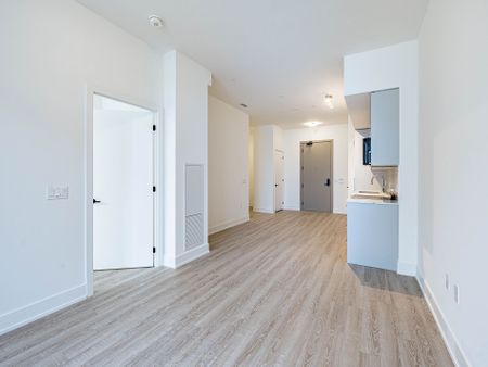 For Lease - 2075 King Road Unit# 119, King, Ontario - Photo 4