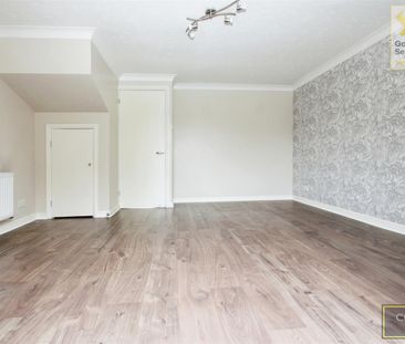 MOPSIES ROAD, BASILDON - Photo 1