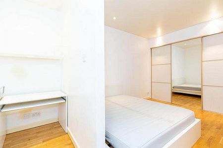 First floor 1 bedroom located in Old Street zone 1 location - Photo 3