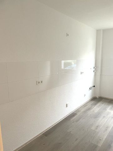 In Sanierung 2 Zimmer im Dachgeschoss, könnten Ihre sein! - Foto 3