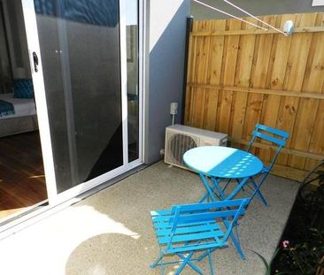 SPACIOUS STUDIO APARTMENT | ALL UTILITIES INCLUDED - WI-FI, GAS, EL... - Photo 1