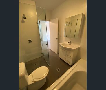 Stylish 2-Bedroom Unit in Prime Hornsby Location - Photo 5