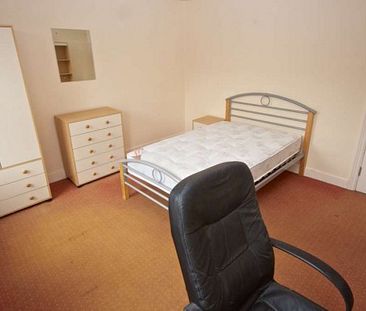 6 Bed - Grange Avenue, Reading - Photo 5