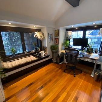 Kitsilano 2 bed (1 bdrm, 1 office) 1 bath furnished sublet - Photo 3