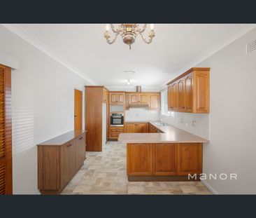 8 St Pauls Avenue, Castle Hill, NSW 2154 - Photo 2