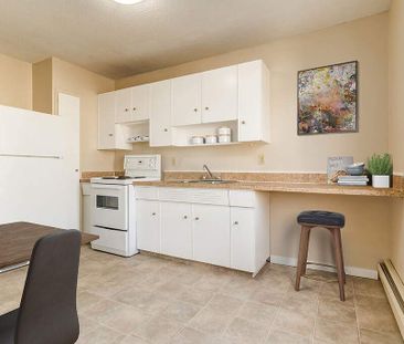 Renovated Suite - 2 Bedroom - Photo 3