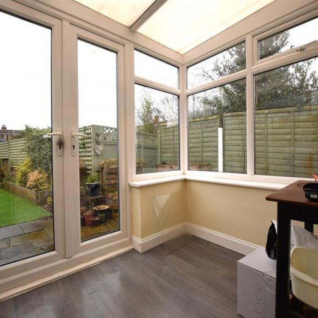 2 Bedroom End Terrace To Let - Photo 1