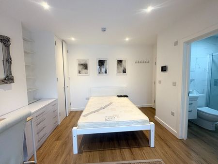 Studio Flat, Talbot Road, HA3 - Photo 2