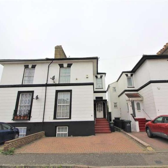 Cambrian Grove, Gravesend, Kent, DA11 - Photo 1