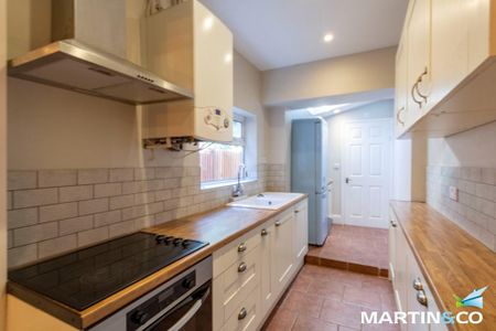 2 bedroom terraced house to rent - Photo 2