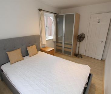 2 bedroom flat to rent - Photo 6