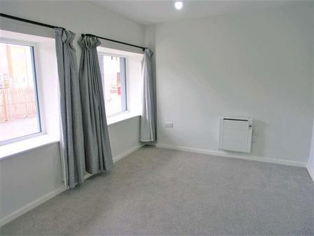 High Street, Kingswinford, DY6 - Photo 2