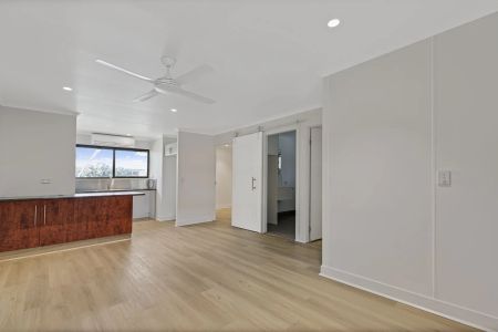 Charming 2-Bedroom Villa in Peaceful Diddillibah - Photo 5