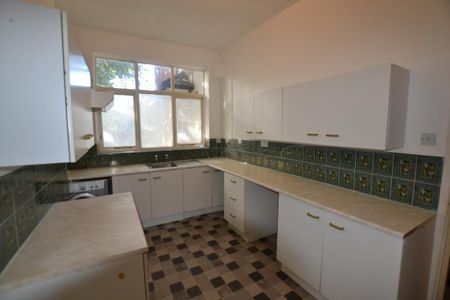 Ground floor flat to rent - Photo 3