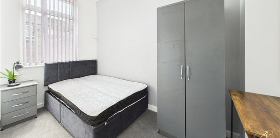 Room 2 - Photo 2