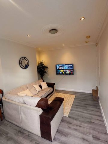 2 Bed Terraced House, Clifton Avenue, LS9 - Photo 5