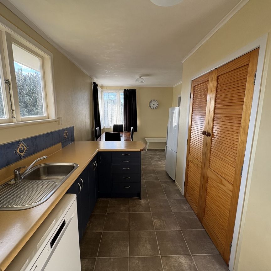 Tidy 3-Bedroom Home with Great Indoor-Outdoor Flow - Ngongotaha - Photo 1