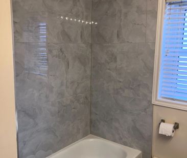 2773 Lake Shore Boulevard W #4 - Photo 4