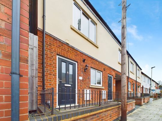 2 bed terraced house to rent in Newmarket Street, Leicester, LE2 - Photo 1