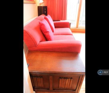 1 bedroom penthouse to rent - Photo 1