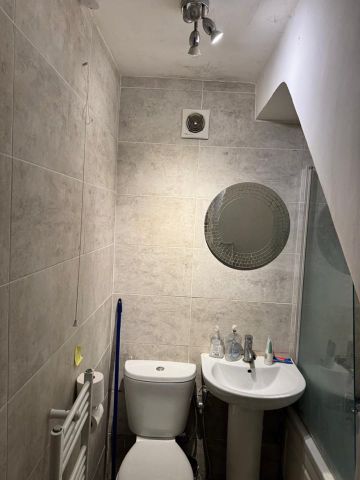 Room in a Shared House, Westcroft Way, NW2 - Photo 5