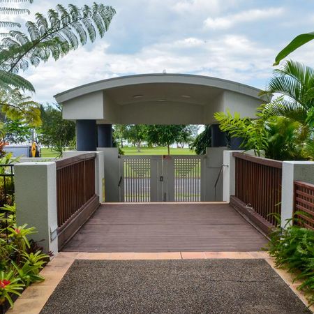 Furnished Two Bedroom Ground Floor - Esplanade Front - Photo 3