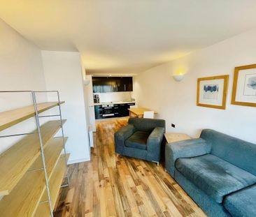 2 bedroom flat to rent - Photo 2