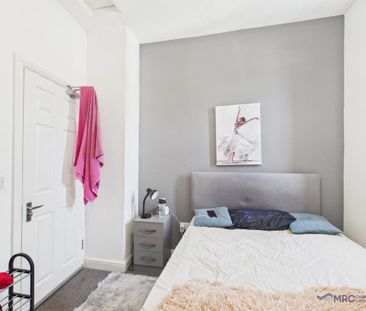 1 bedroom in a flat share to rent - Photo 4