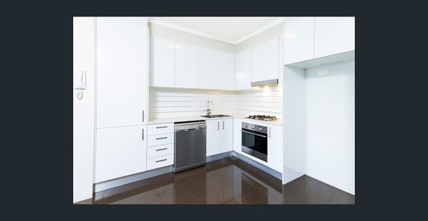 Ecco Apartments - Photo 1