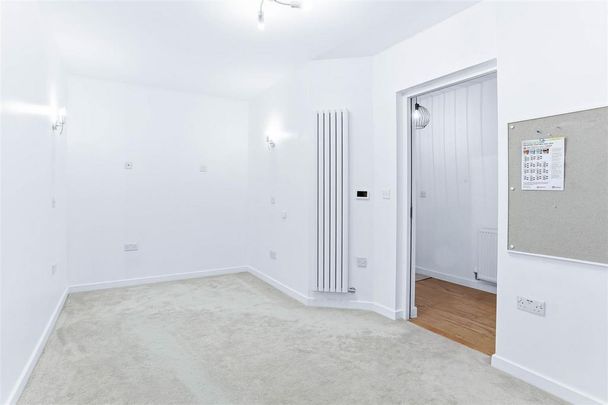 3 bedroom townhouse to rent - Photo 1