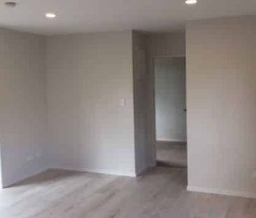 Modern & Comfortable Living in Glen Eden - Photo 4