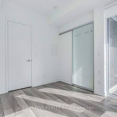 Yonge Street / Park Home Ave Luxury 1Bdrm +Den Modern Kitchen - Photo 1